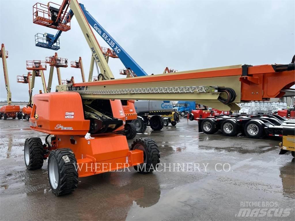 JLG 660SJ SP Articulated boom lifts