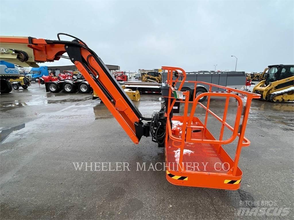 JLG 660SJ SP Articulated boom lifts