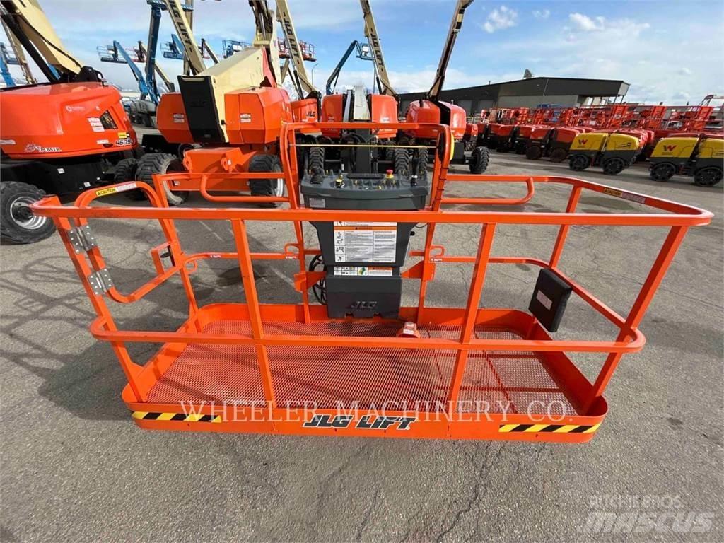 JLG 660SJ SP Articulated boom lifts
