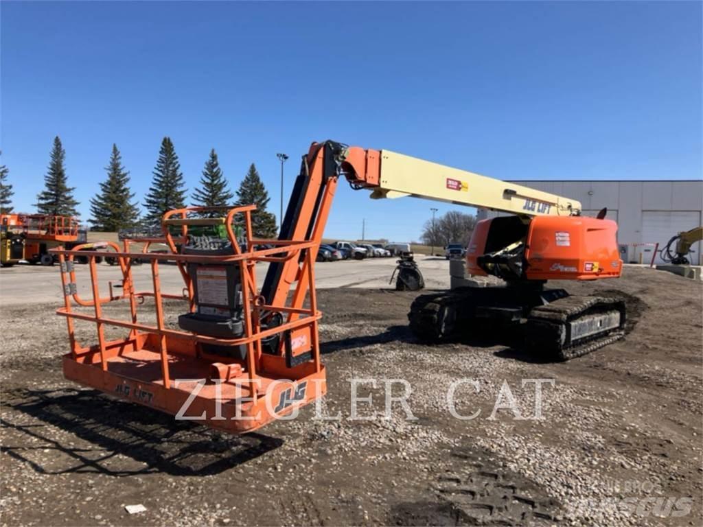 JLG 660SJC Articulated boom lifts