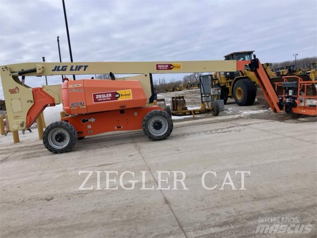 JLG 800AJ Articulated boom lifts