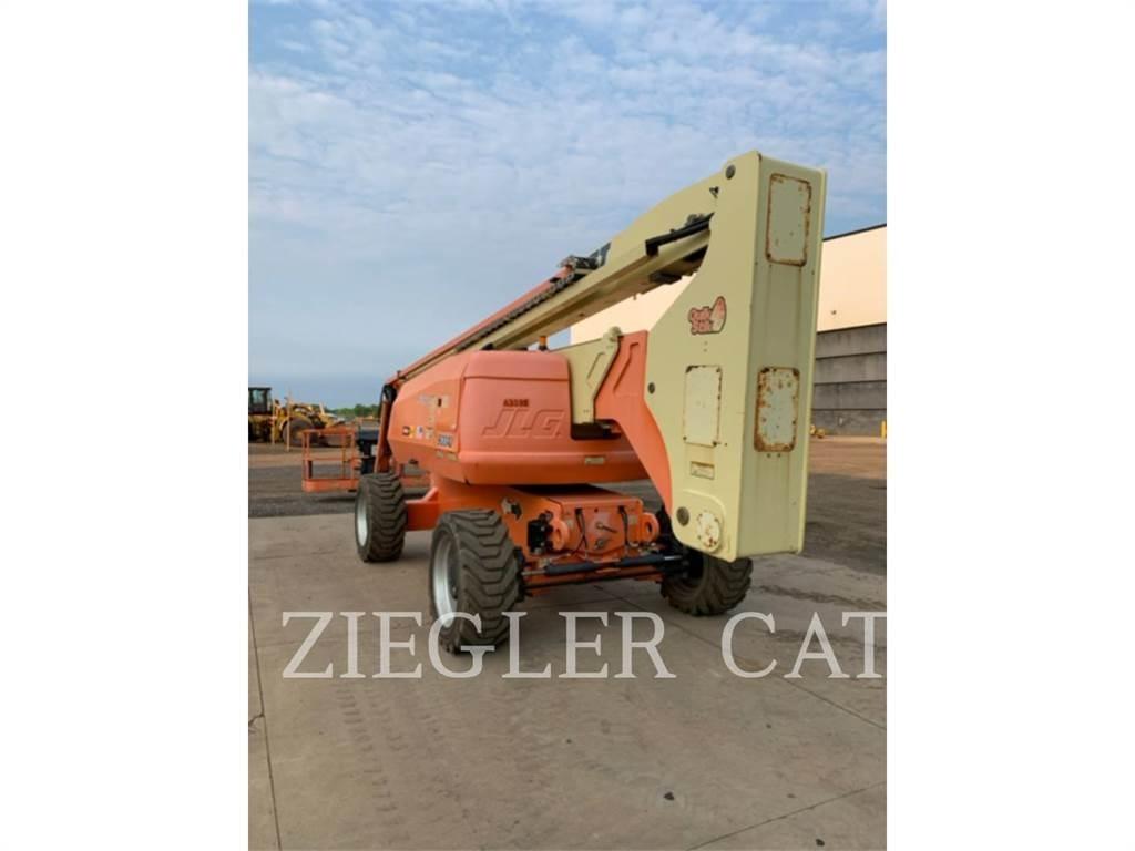 JLG 800AJ Articulated boom lifts