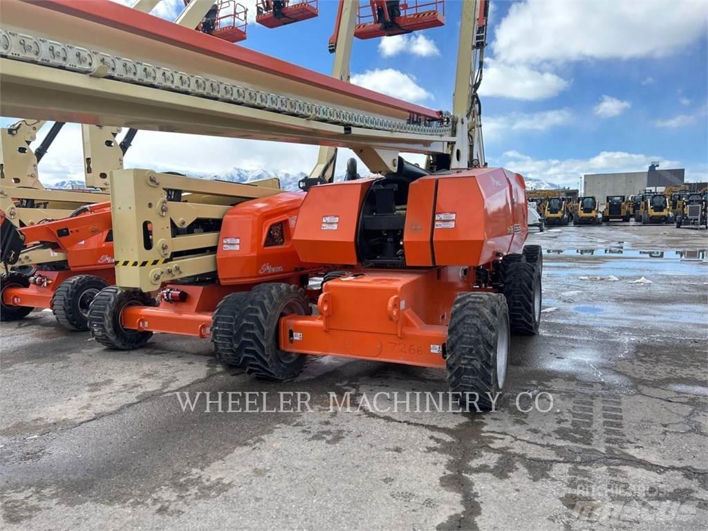 JLG 860SJ SP Articulated boom lifts