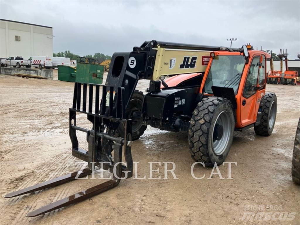 JLG 943 Telescopic Handlers