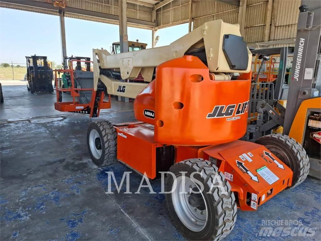JLG E450AJ Articulated boom lifts