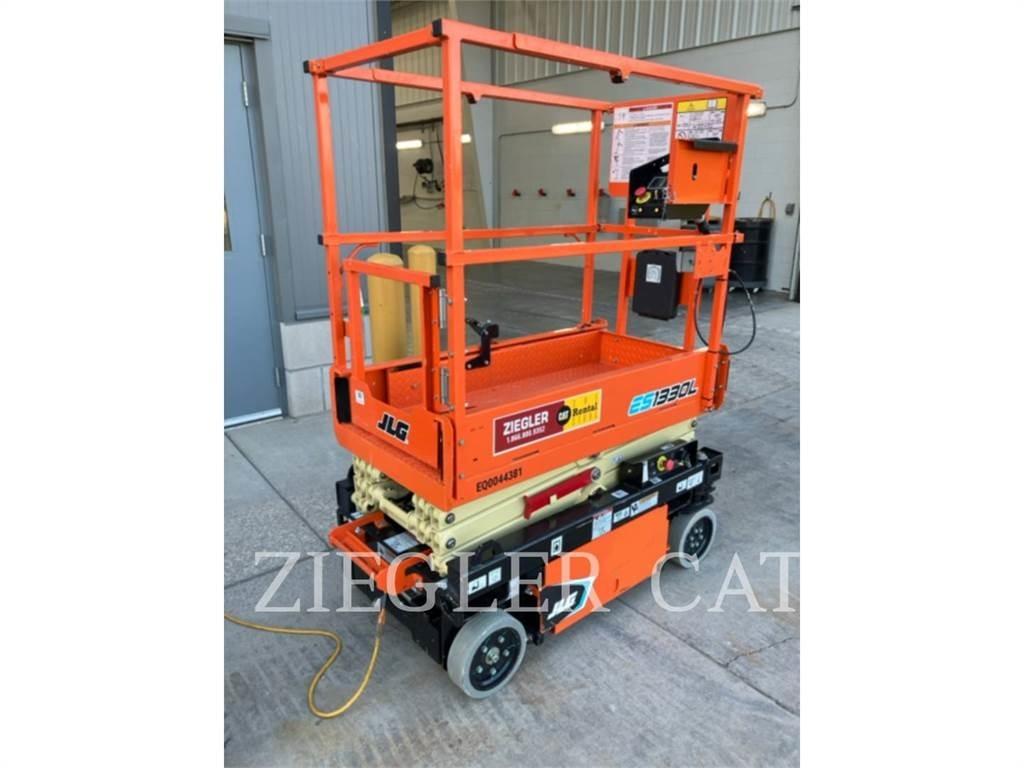 JLG ES1330L Scissor Lifts