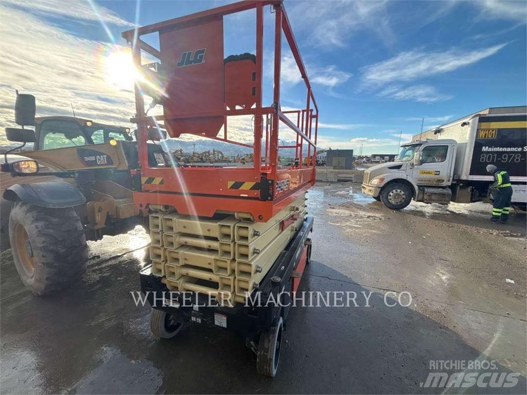 JLG R4045 Scissor Lifts