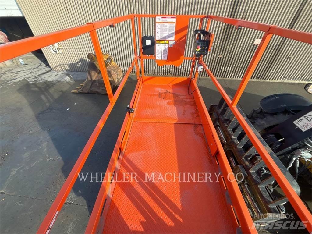 JLG R4045 Scissor Lifts