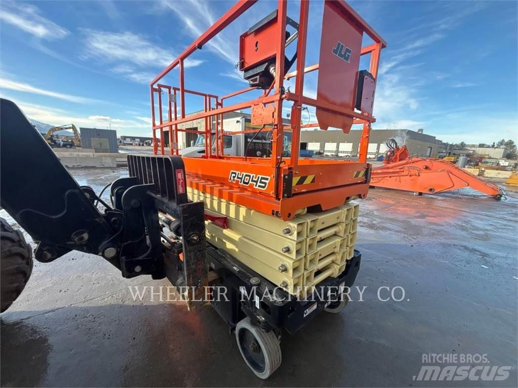JLG R4045 Scissor Lifts