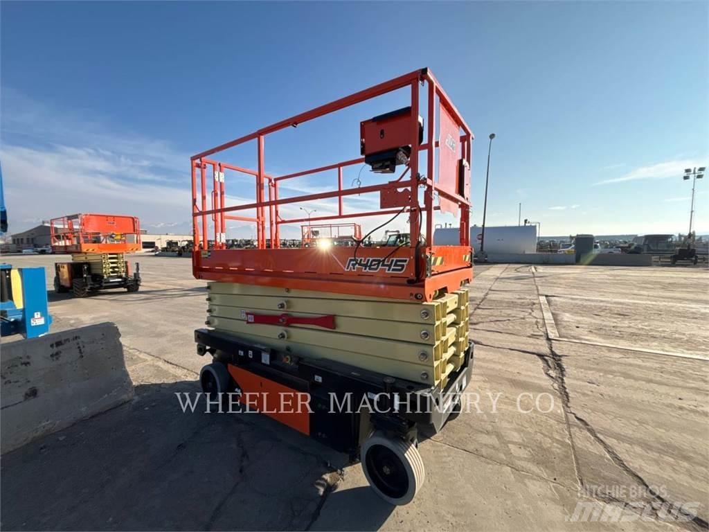 JLG R4045 Scissor Lifts