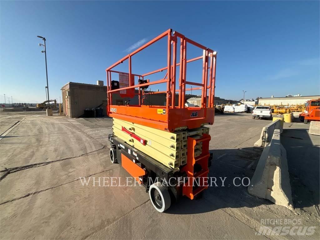 JLG R4045 Scissor Lifts