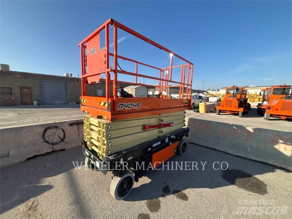 JLG R4045 Scissor Lifts