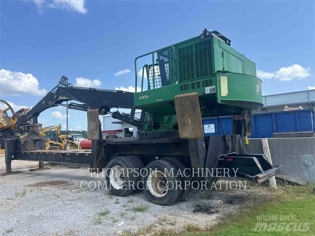 John Deere 437D Knuckleboom loaders