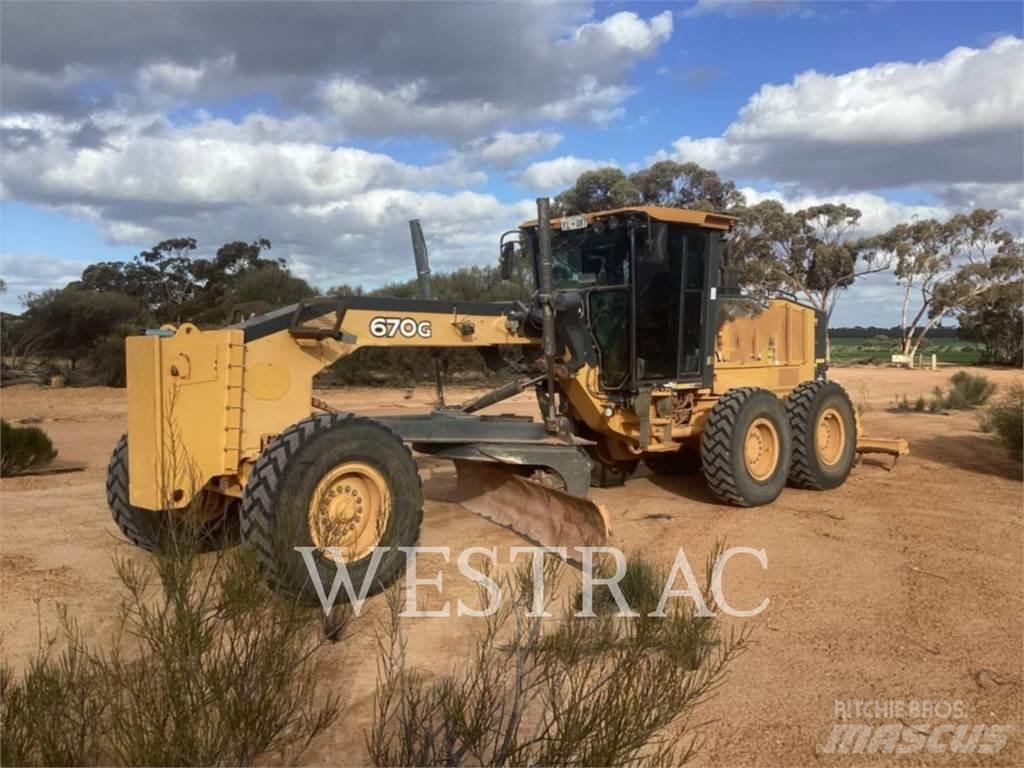 John Deere 670G Motor Graders