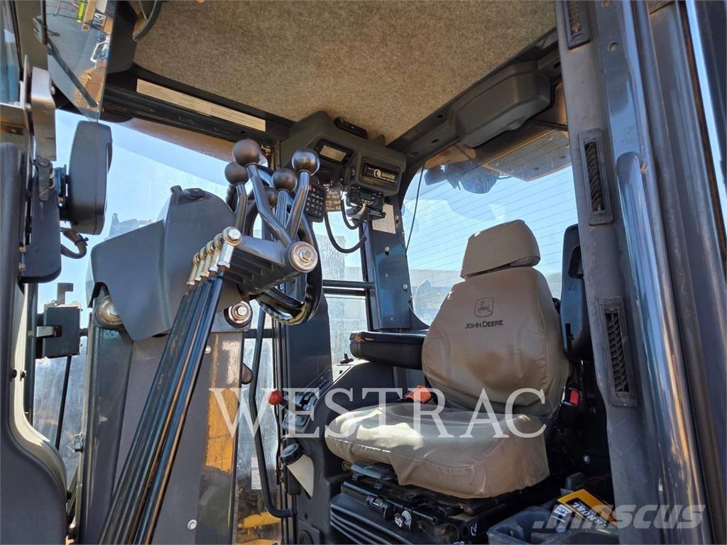 John Deere 670G Motor Graders