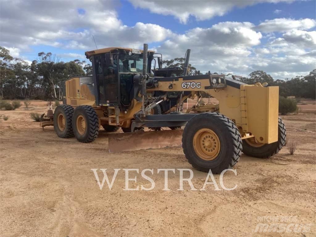 John Deere 670G Motor Graders