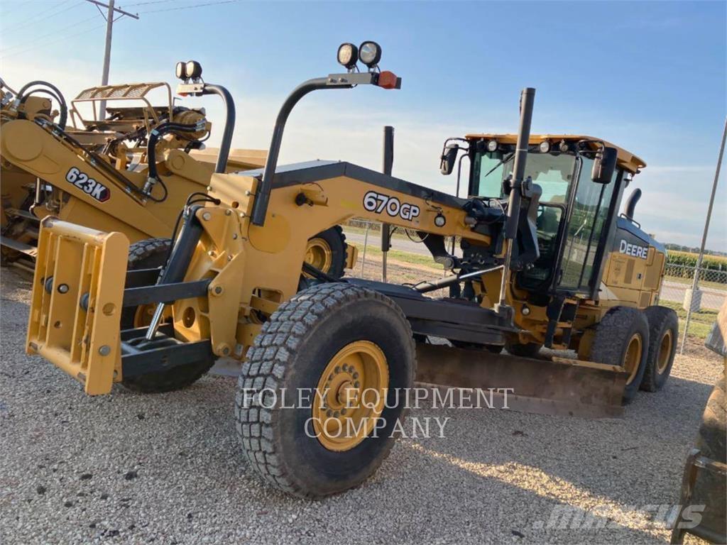 John Deere 670GP Motor Graders