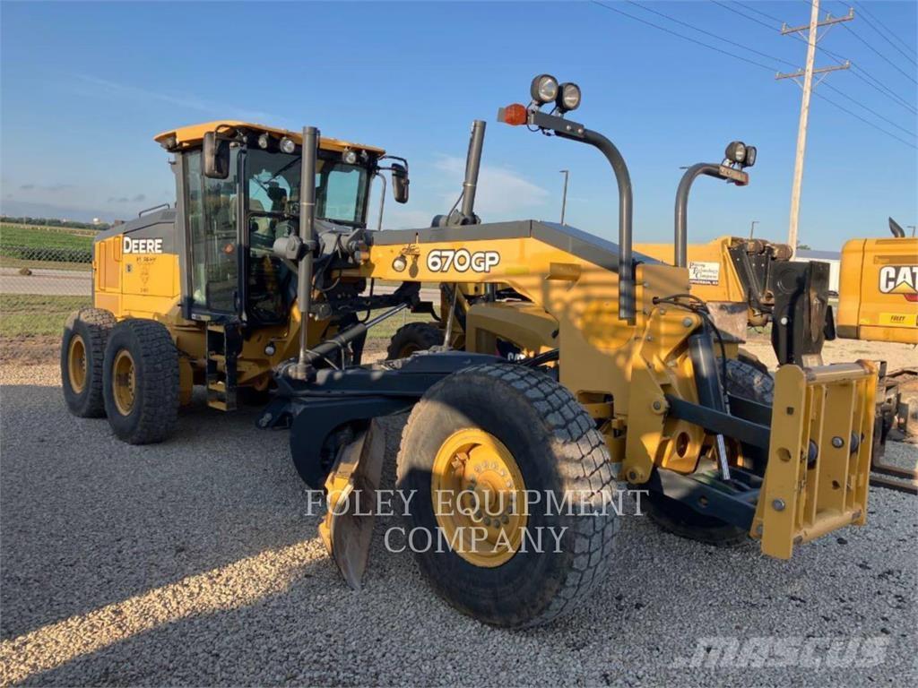 John Deere 670GP Motor Graders