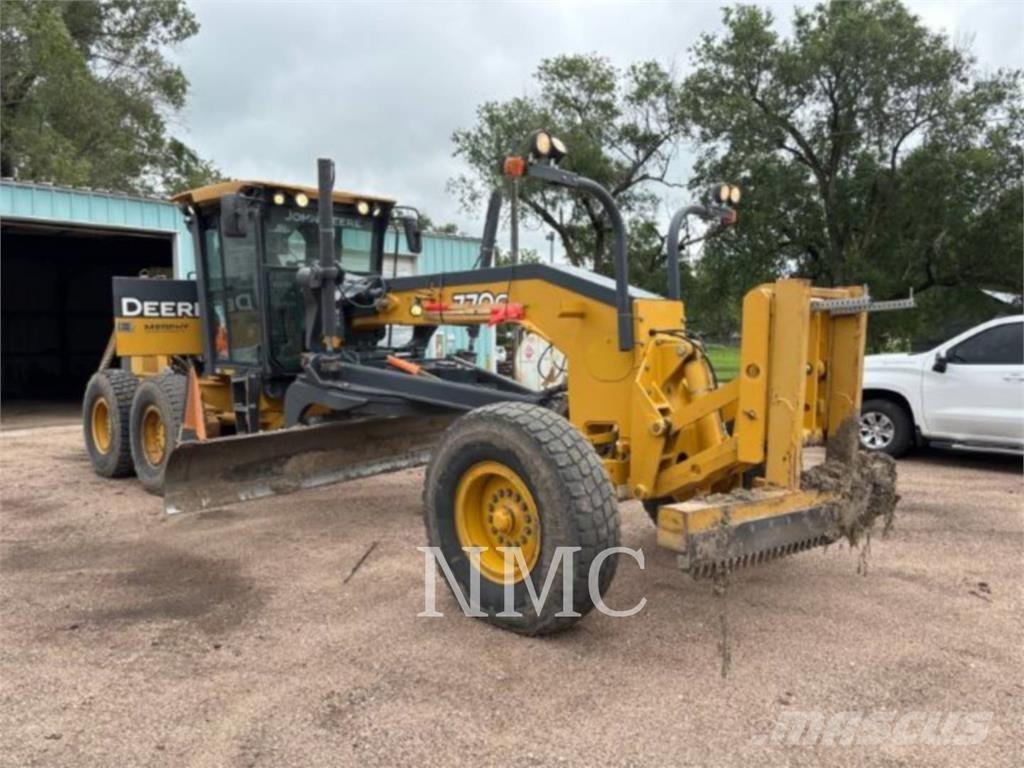 John Deere 770G Motor Graders