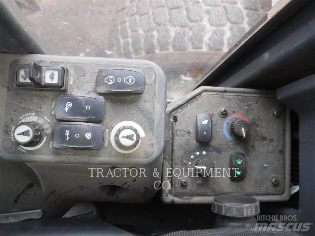 John Deere 872GP Motor Graders
