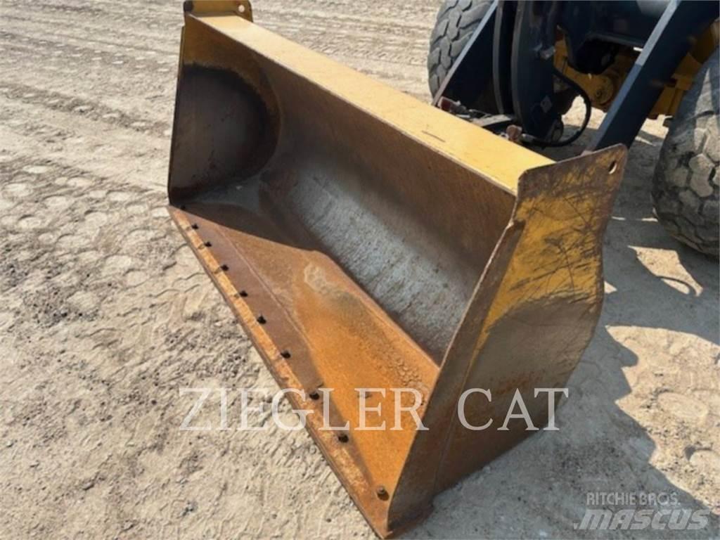 John Deere & CO. 304L Wheel Loaders