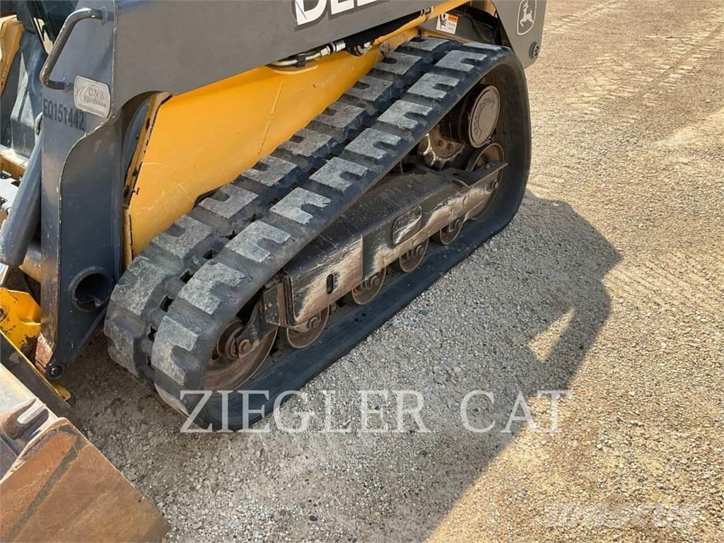 John Deere & CO. 323D Crawler Loaders