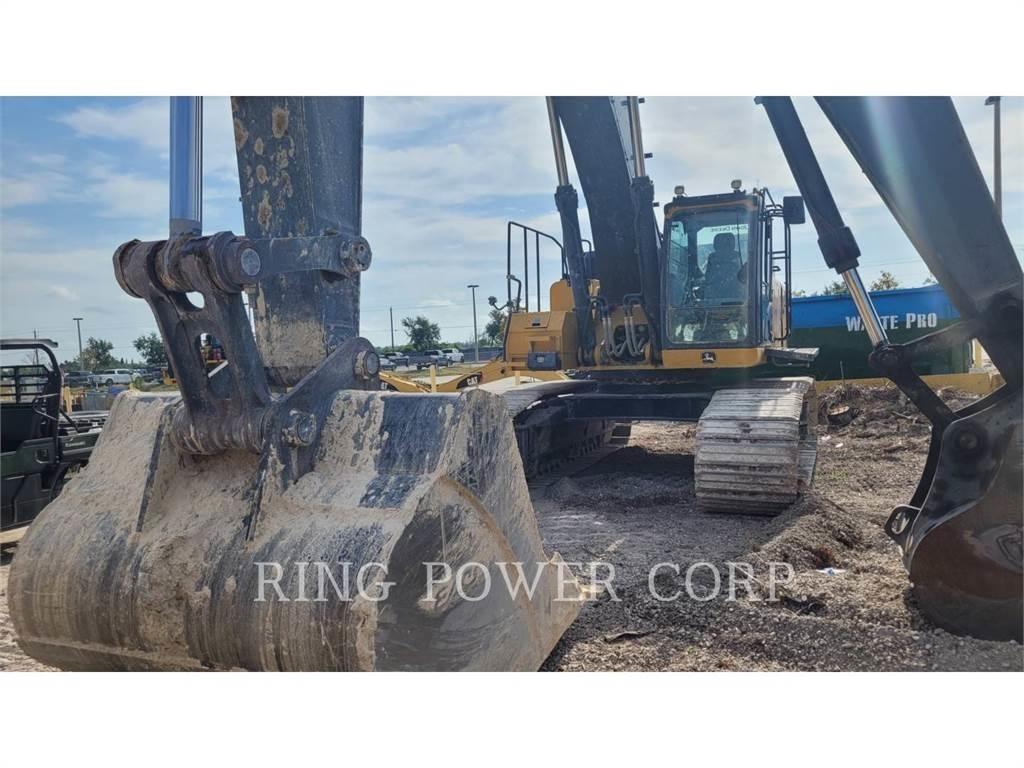 John Deere & CO. 470G Crawler Excavators