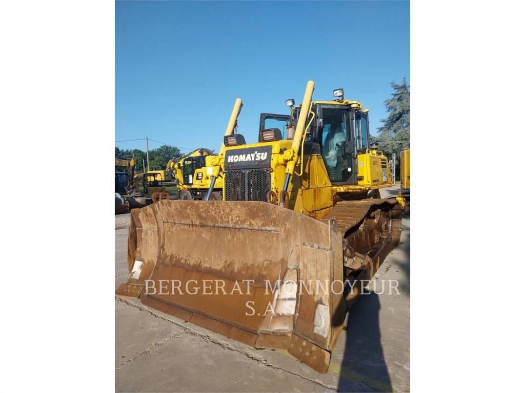 Komatsu D65 Crawler dozers