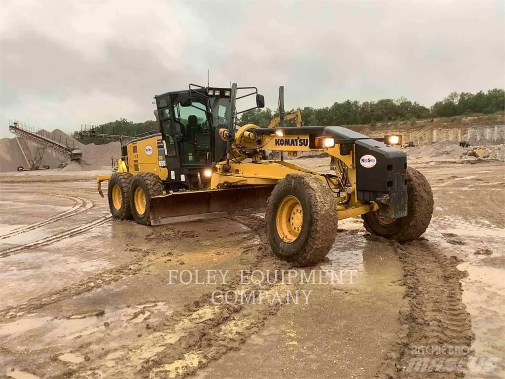 Komatsu GD655 Motor Graders