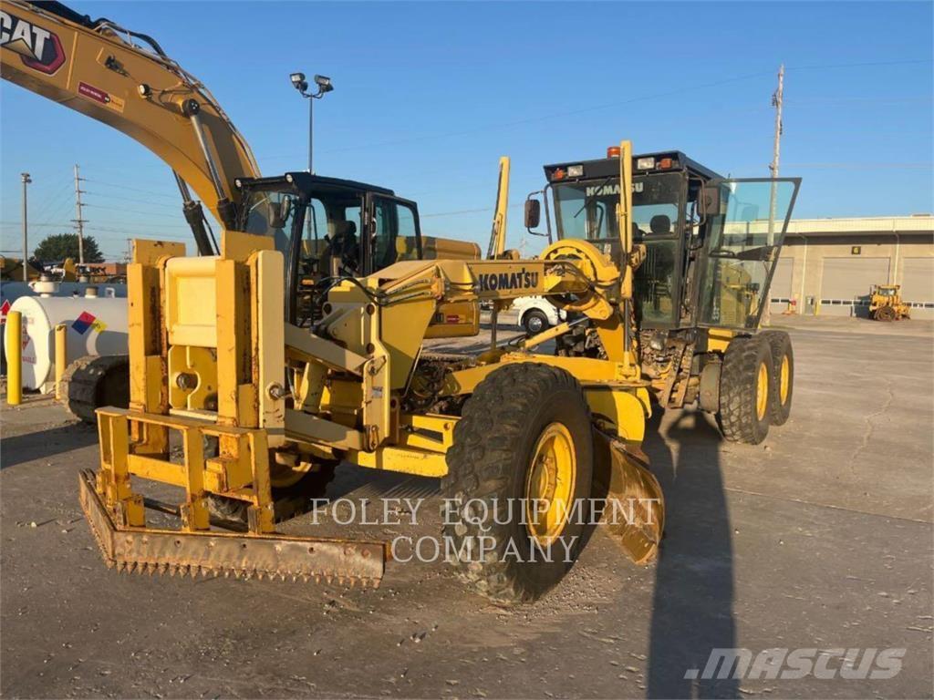 Komatsu GD655-3 Motor Graders