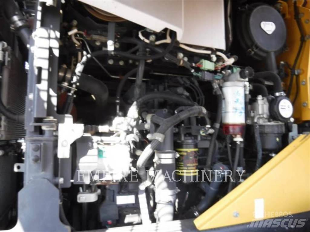 Komatsu WA270-8 Wheel Loaders