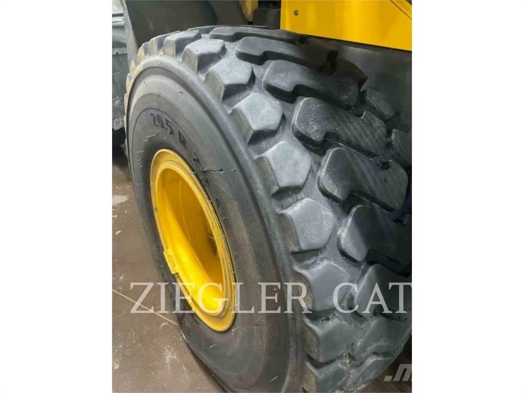 Komatsu WA320 Wheel Loaders