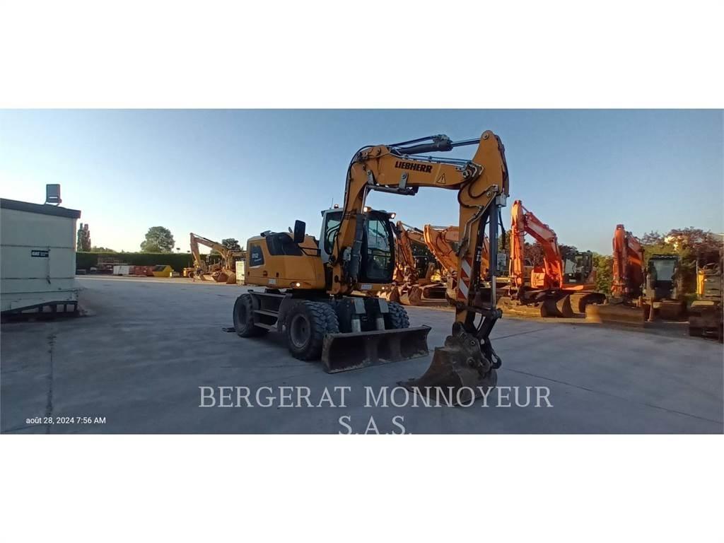 Liebherr A912 Wheeled Excavators