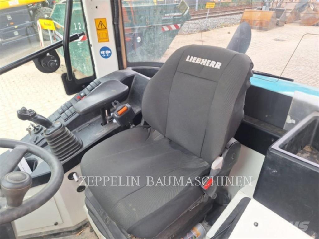 Liebherr L506 Wheel Loaders