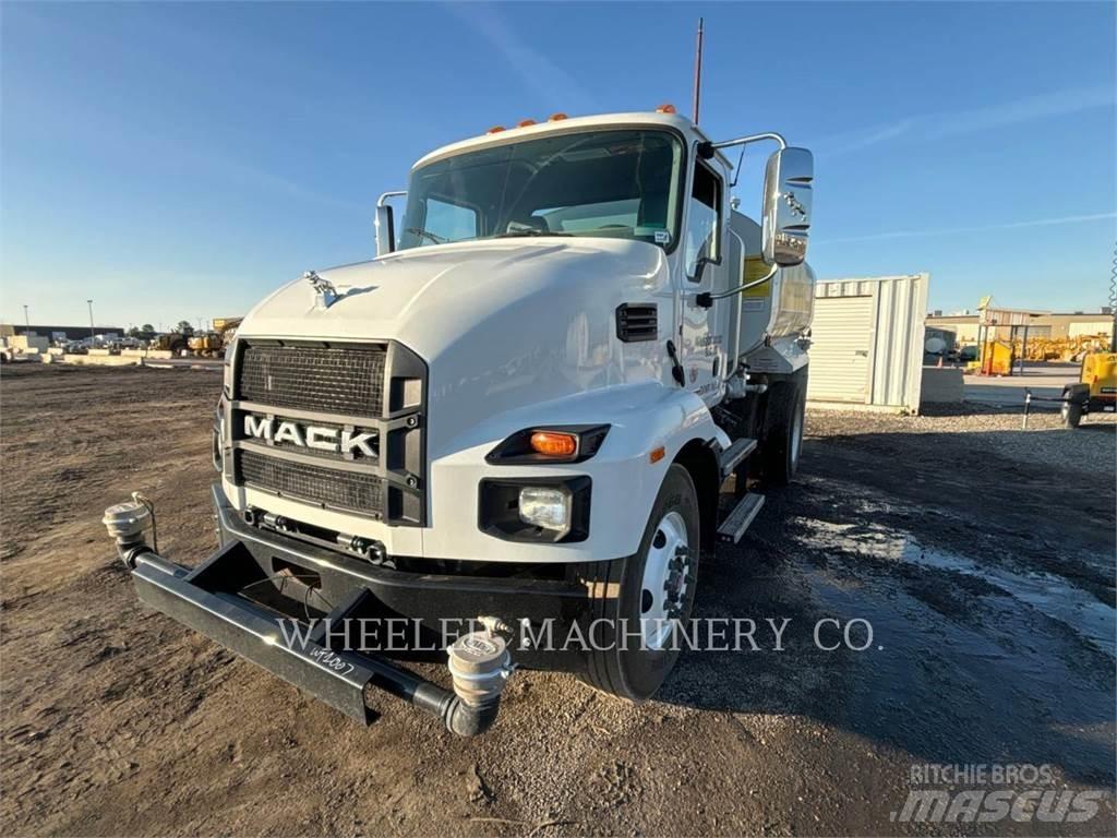 Mack WT2000 A Tank Trucks