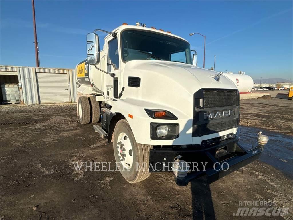 Mack WT2000 A Tank Trucks