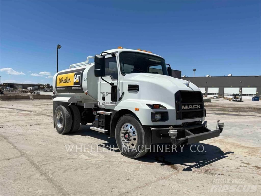 Mack WT2000 A Tank Trucks