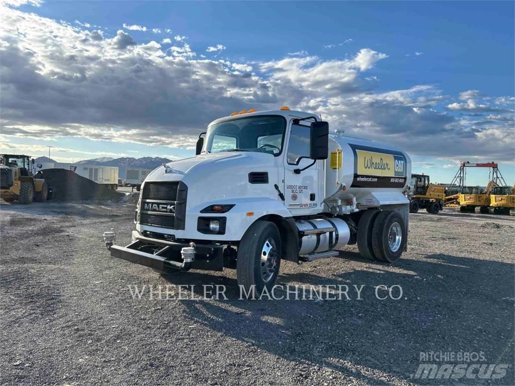 Mack WT2000 A Tank Trucks