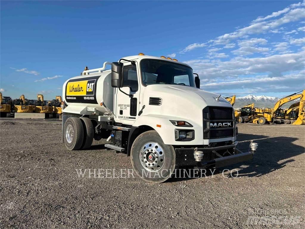 Mack WT2000 A Tank Trucks