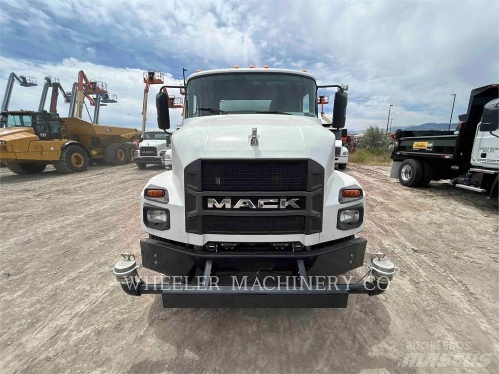 Mack WT2000 A Tank Trucks