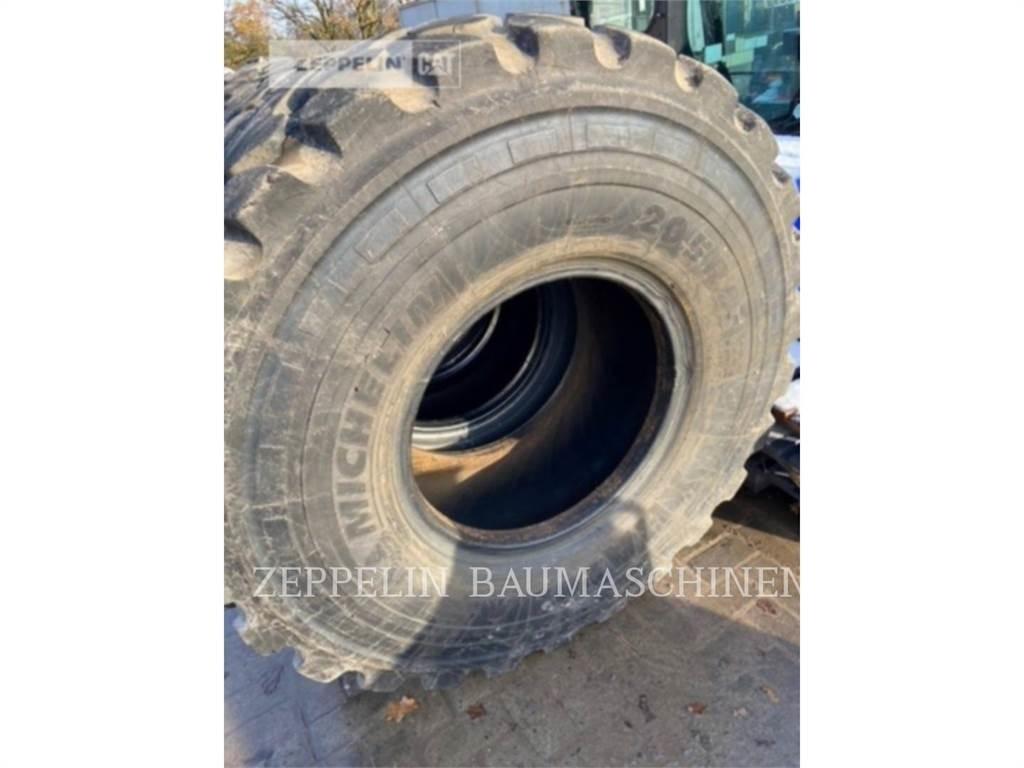 Michelin 4X 20.5R25XHA Tires, wheels and rims