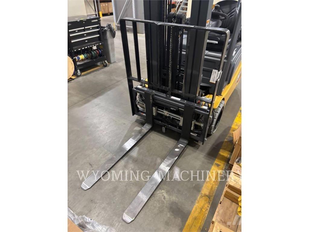 Mitsubishi 2ET4000 Electric Forklifts