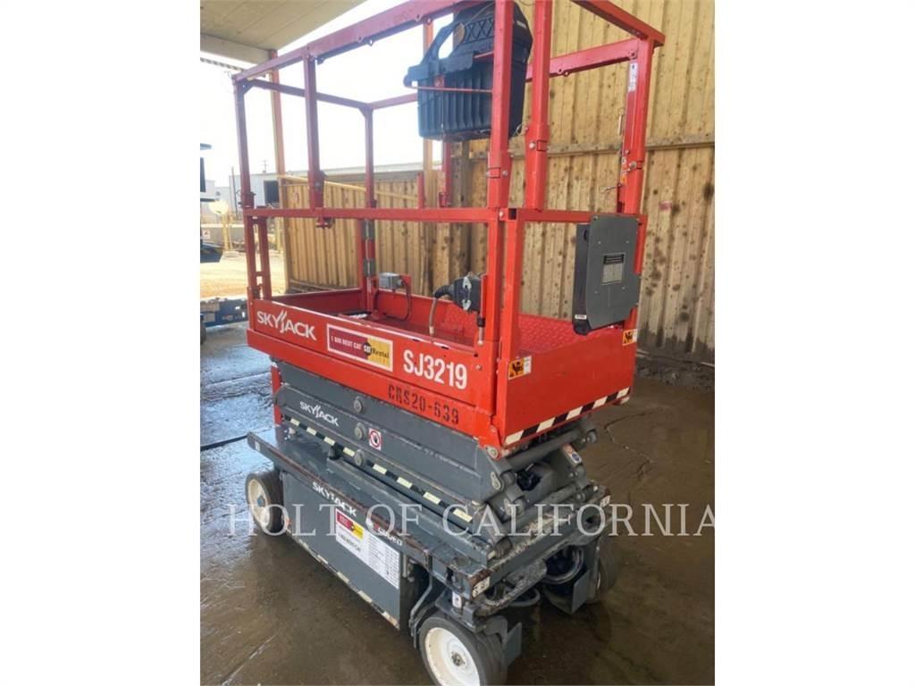 Skyjack SCISSOR 19 Scissor Lifts