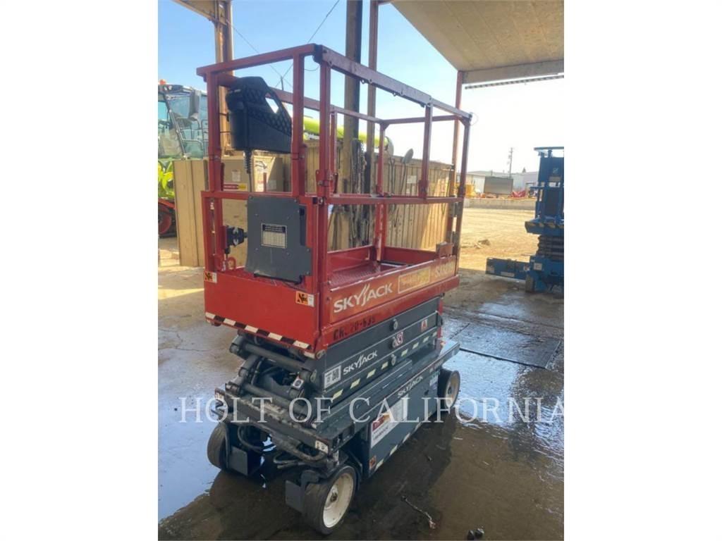 Skyjack SCISSOR 19 Scissor Lifts