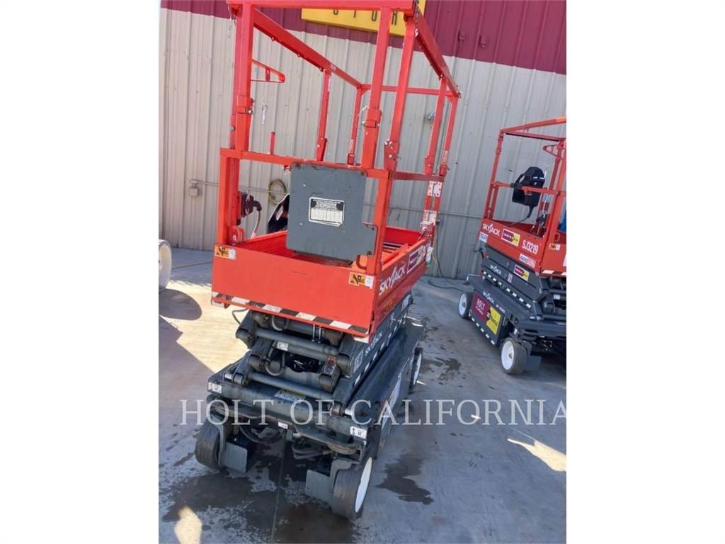 Skyjack SCISSOR 19 Scissor Lifts