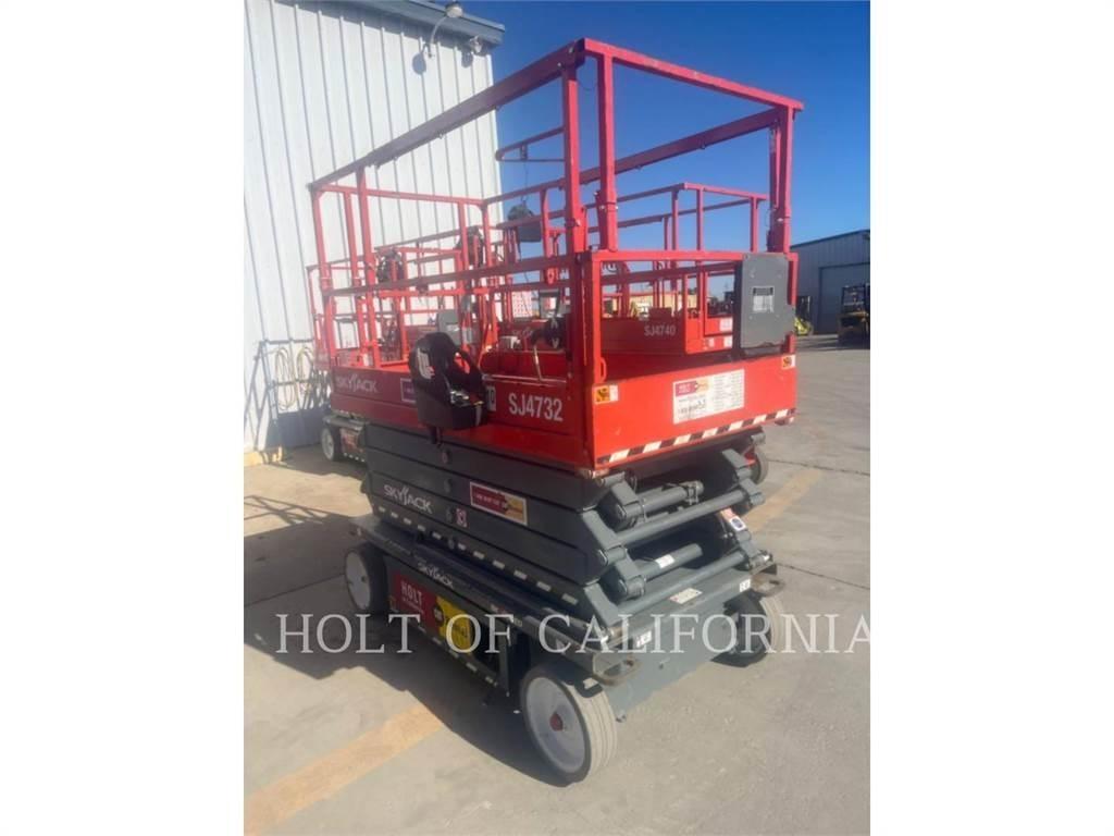 Skyjack SCISSOR32E Scissor Lifts