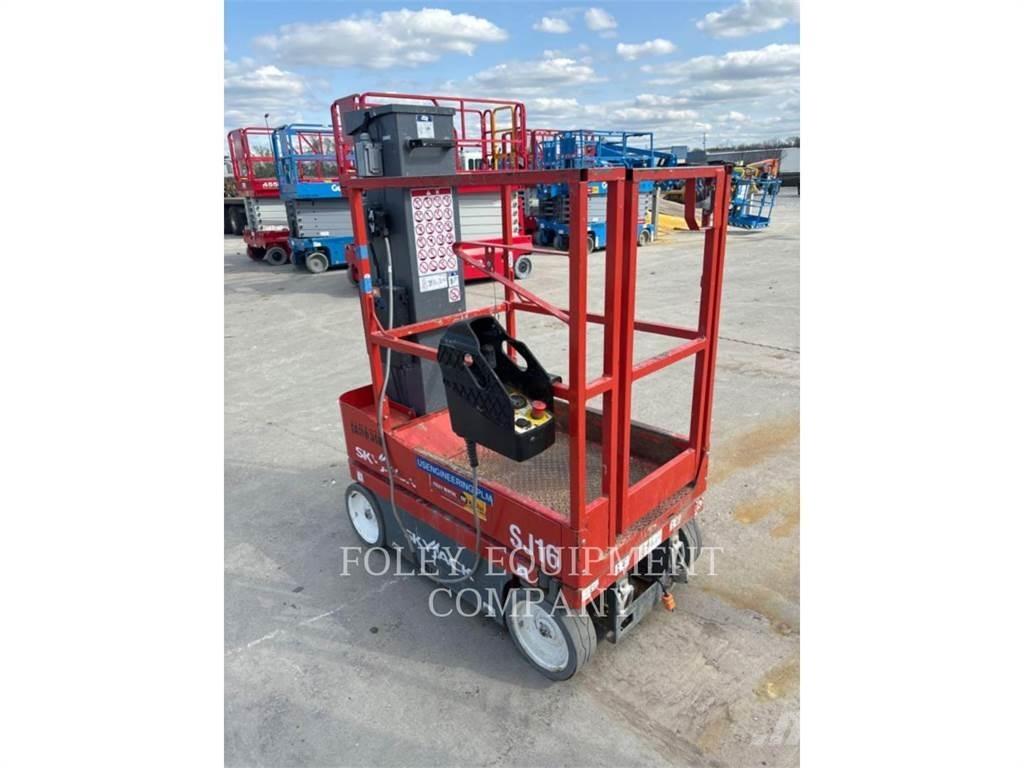 Skyjack SJ16 Scissor Lifts