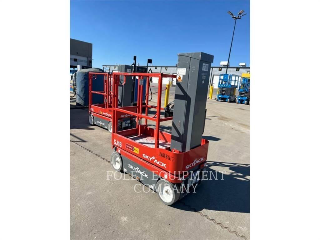 Skyjack SJ16 Scissor Lifts