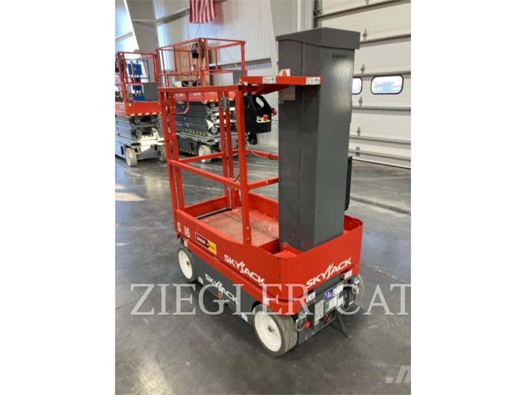 Skyjack SJ16 Scissor Lifts