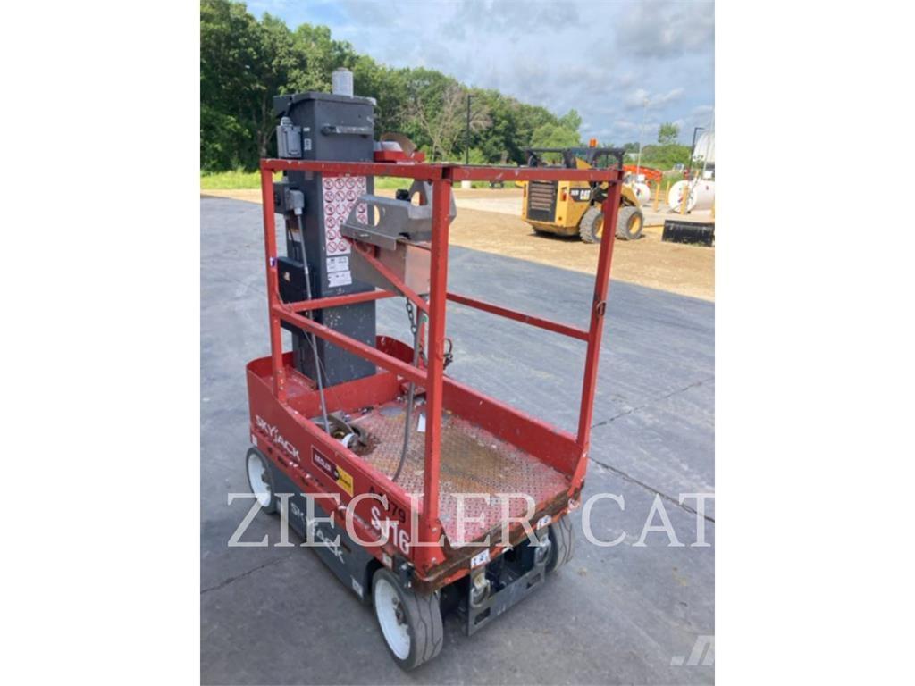 Skyjack SJ16 Scissor Lifts